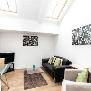 Stunning Executive Relocation 2 Bed Apartment