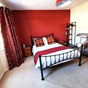 https://quiet-classic-30s-flat-easy-access-to-brighton.brighton-hotels-england.com